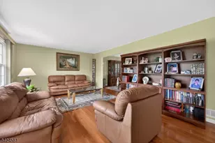 7 Chicopee Dr, Wayne Twp., NJ 07470 - Photo 5