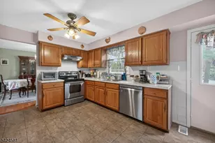 7 Chicopee Dr, Wayne Twp., NJ 07470 - Photo 9