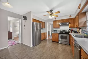 7 Chicopee Dr, Wayne Twp., NJ 07470 - Photo 11