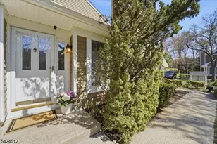 33 Eton Ct, Bedminster Township, NJ 07921 - Photo 3
