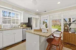 33 Eton Ct, Bedminster Township, NJ 07921 - Photo 11