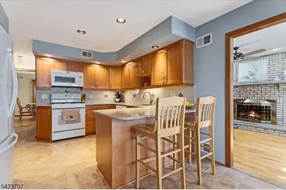 5 Liberty Ct, Garwood, NJ 07027 - Photo 7