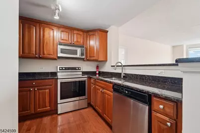 5311 City Pl, Edgewater, NJ 07020 - Photo 9