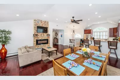 6 Melissa Dr, Totowa, NJ 07512 - Photo 3