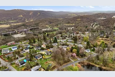 7 Jackson Ave, Vernon, NJ 07462 - Photo 3