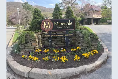 2 Chamonix Dr #213, Vernon Twp., NJ 07462 - Photo 1