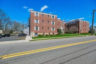 241 E Main St, Bergenfield, NJ 07621 - Photo 15