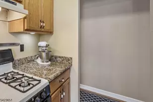 241 E Main St, Bergenfield, NJ 07621 - Photo 5
