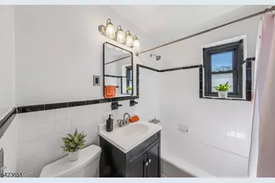 241 E Main St #2B, Bergenfield, NJ 07621 - Photo 9