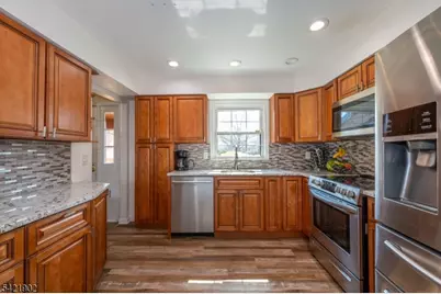 8 Sherbone Pl #8, Sayreville Boro, NJ 08872 - Photo 3