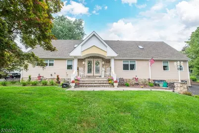 18 Cleary Pl, Fairfield, NJ 07004 - Photo 1