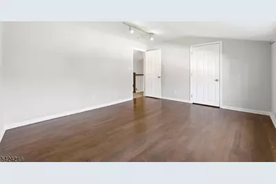 129 Willow Ave, Aberdeen Township, NJ 07747 - Photo 19