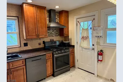 1411 Hussa St, Linden, NJ 07036 - Photo 3