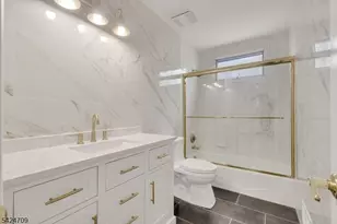 254 E George Pl, Woodbridge Township, NJ 08830 - Photo 9