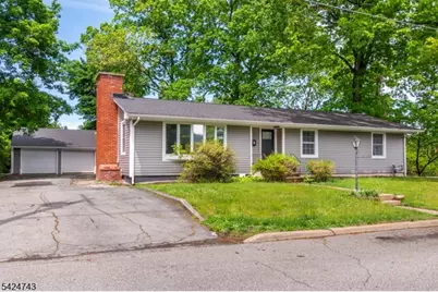 8 Wilcox Ave, Wharton, NJ 07885 - Photo 3