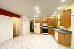 373 Stonehenge Dr, Lopatcong Township, NJ 08865 - Photo 5