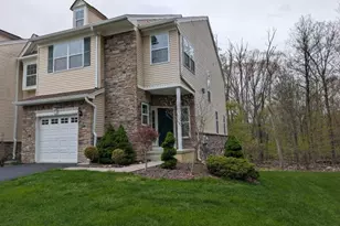 9 Pembrook Ln, Mount Olive, NJ 07828 - Photo 3