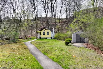 102 Greenwood Ave, Wanaque, NJ 07420 - Photo 3