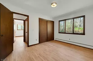 24 Deerhaven Ln, Jefferson Township, NJ 07435 - Photo 17