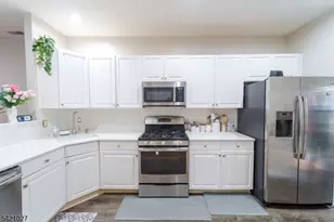 32 Windsor Dr, Lincoln Park, NJ 07035 - Photo 3