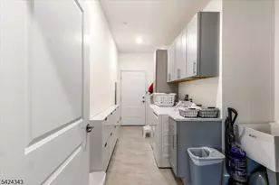 11 Veterans Wy, Morris Plains, NJ 07950 - Photo 21
