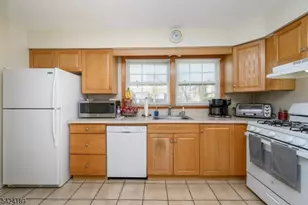 4 Cardinal Ln, Hillsborough Township, NJ 08844 - Photo 5