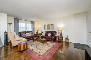 4 Cardinal Ln, Hillsborough Township, NJ 08844 - Photo 9