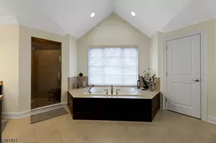 22 Mdw Lk Dr, Mahwah Twp., NJ 07430 - Photo 25