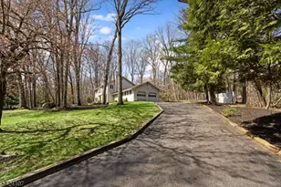 140 Flintlock Rd, Parsippany, NJ 07950 - Photo 3