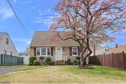 722 Pine St, Roselle Park, NJ 07204 - Photo 1