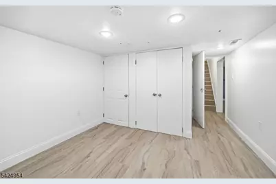 31 Ackerson Pl, Passaic, NJ 07055 - Photo 7