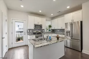 309 Saratoga Ct, Branchburg Township, NJ 08876 - Photo 9