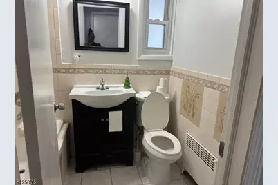 495 Berkeley Ave, Orange, NJ 07050 - Photo 11