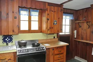 1193 Lakeside Dr E, Vernon, NJ 07422 - Photo 9
