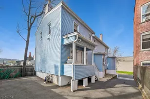 416 Frankfort St, Orange, NJ 07050 - Photo 3