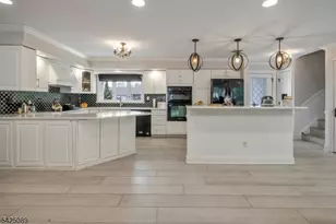 28 Glenroy Rd, Fairfield, NJ 07004 - Photo 7