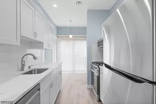 420 Bloomfield Ave Apt, Montclair, NJ 07042 - Photo 5