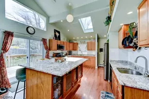 11 Mt Crest Rd, Jefferson Township, NJ 07438 - Photo 9