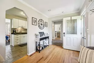 9 Cottonwood Ct, Hardyston Township, NJ 07460 - Photo 5