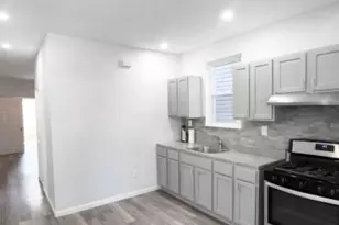 195 22nd St 2nd Floor, Irvington, NJ 07111 - Photo 3