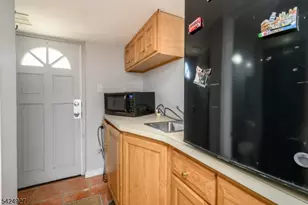 513 E Price St, Linden, NJ 07036 - Photo 25