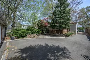 513 E Price St, Linden, NJ 07036 - Photo 35