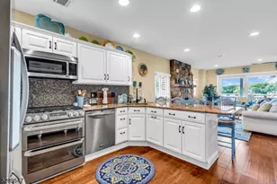 423 Lakeside Blvd, Hopatcong, NJ 07843 - Photo 9