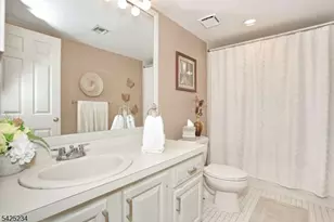 101 Quartz Ln, Paterson, NJ 07501 - Photo 5