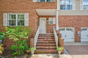 37 Berkeley Square, Watchung, NJ 07922 - Photo 1