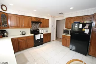 28 Taylor Ln, Woodland Park, NJ 07424 - Photo 5