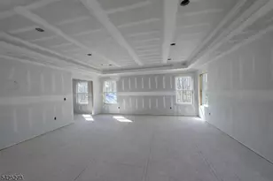 8 Chamberlain Ln, Mount Olive, NJ 07828 - Photo 7