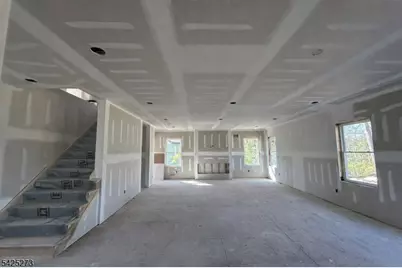 8 Chamberlain Ln, Mount Olive, NJ 07828 - Photo 5
