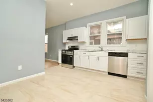 678 Highland Ave, Newark, NJ 07104 - Photo 9