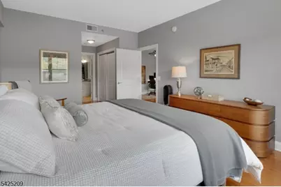48 S Park St #507, Montclair Twp., NJ 07042 - Photo 17